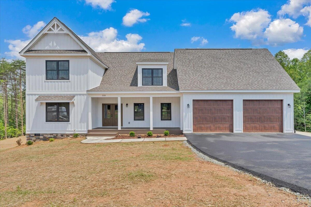 320 Windsor Castle DR