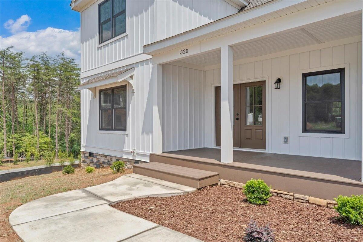 320 Windsor Castle DR - Photo 2