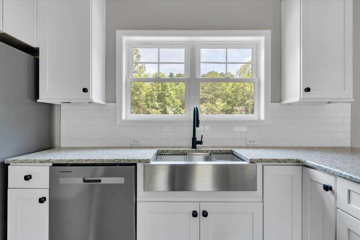 320 Windsor Castle DR - Photo 16