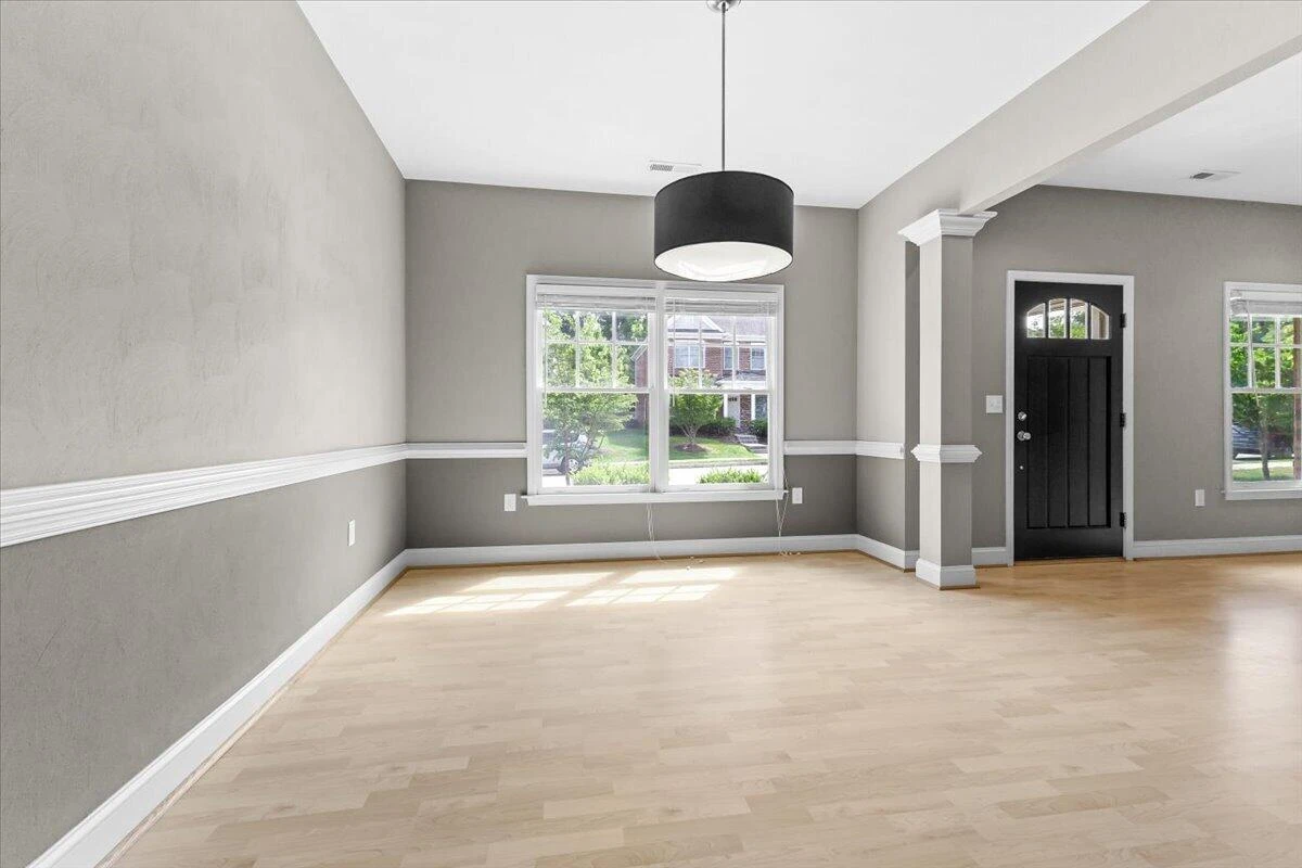 628 Janette AVE SW - Photo 8