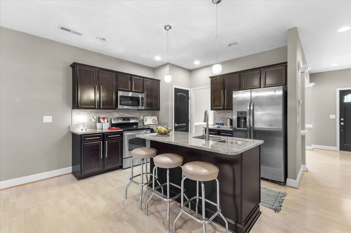 628 Janette AVE SW - Photo 12