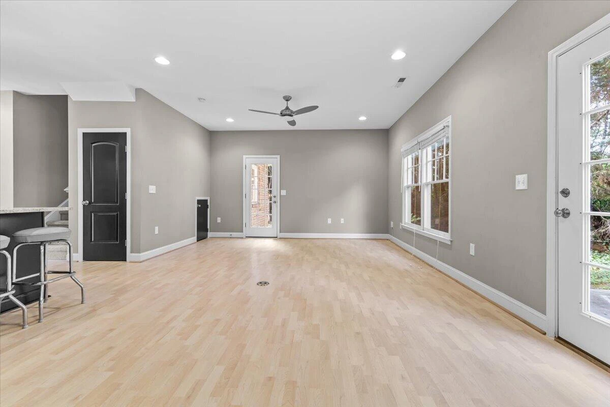 628 Janette AVE SW - Photo 15