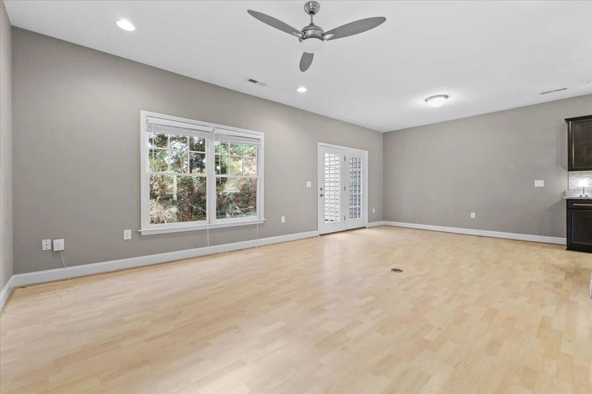 628 Janette AVE SW - Photo 20