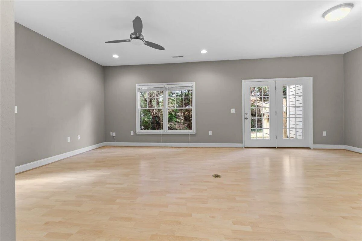628 Janette AVE SW - Photo 21