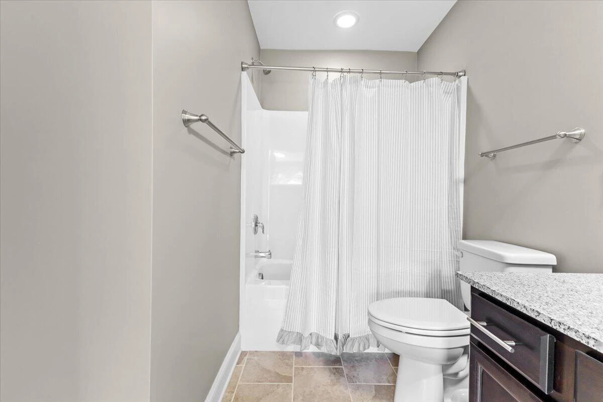 628 Janette AVE SW - Photo 32