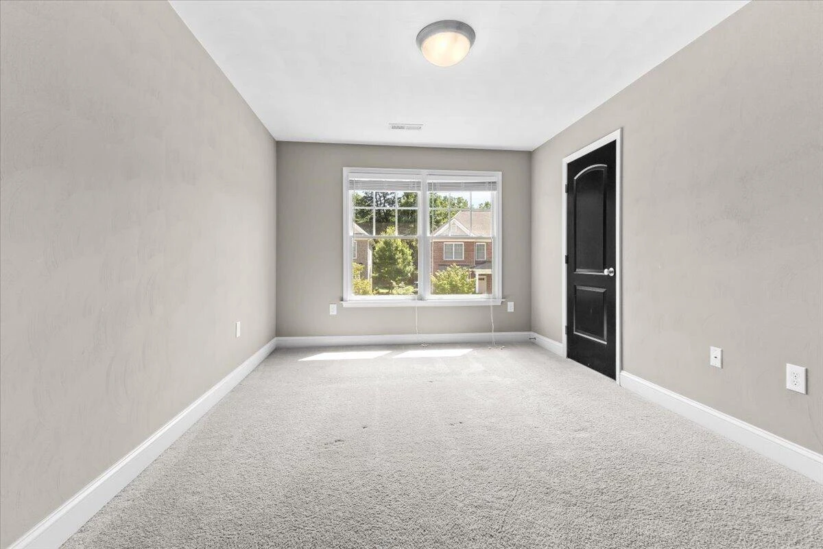 628 Janette AVE SW - Photo 33