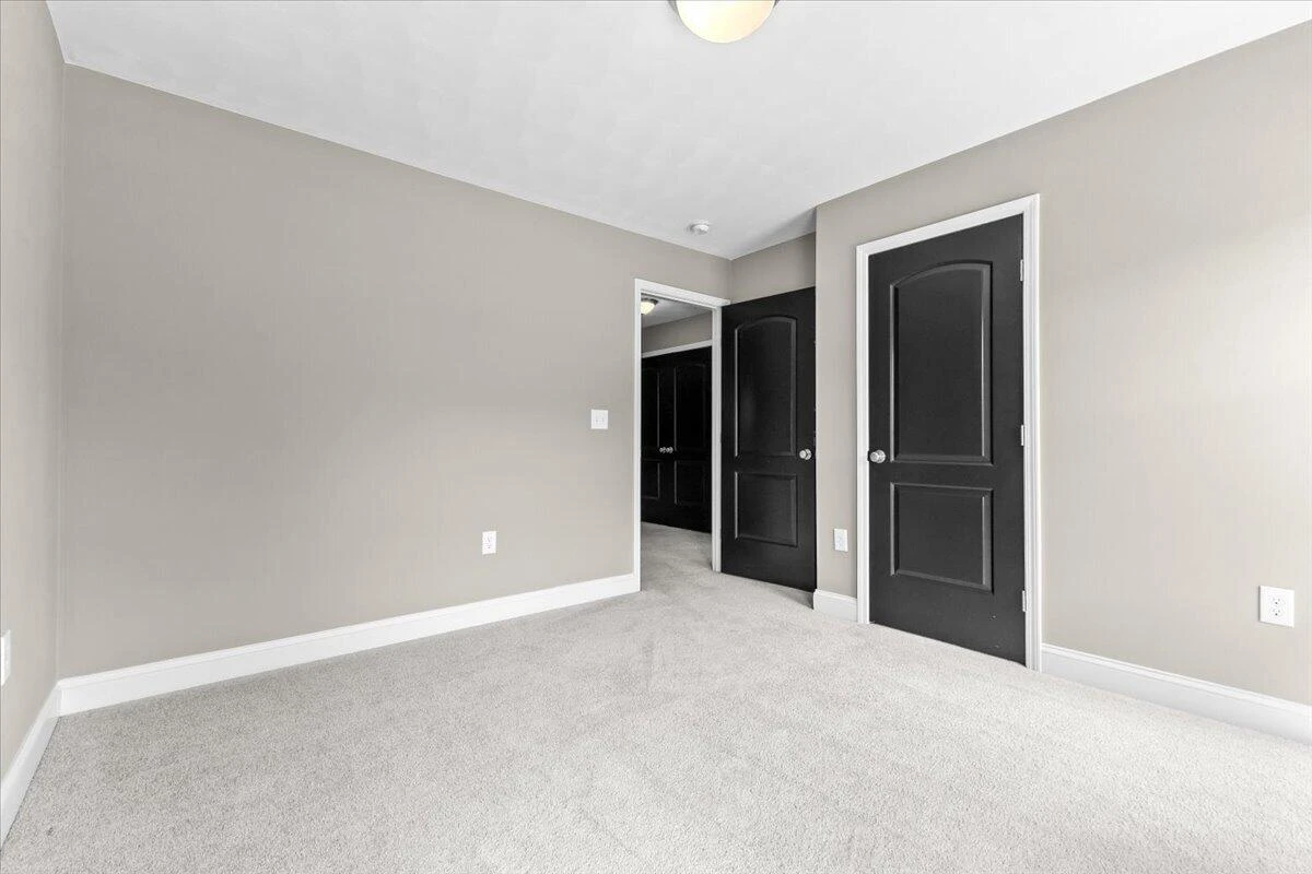 628 Janette AVE SW - Photo 36