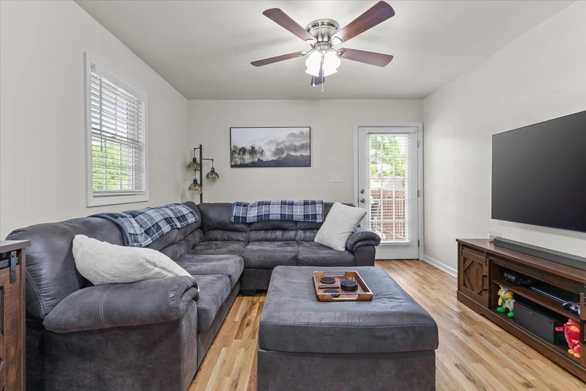 1101 Gearhart RD SE - Photo 2