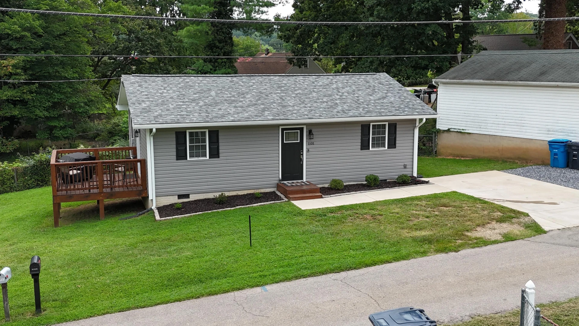 1101 Gearhart RD SE - Photo 17