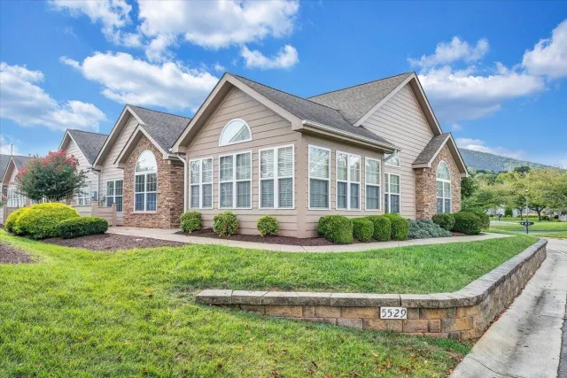 5529 Orchard Villas CIR