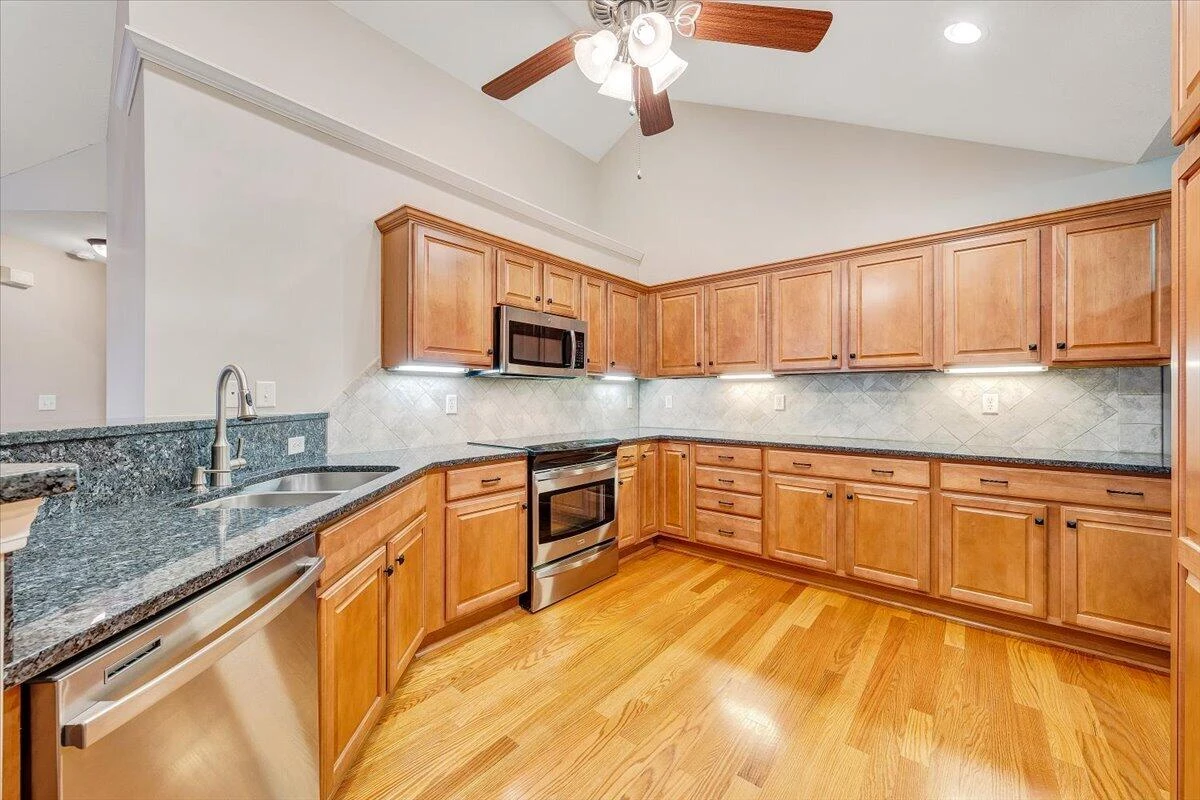 5529 Orchard Villas CIR - Photo 15