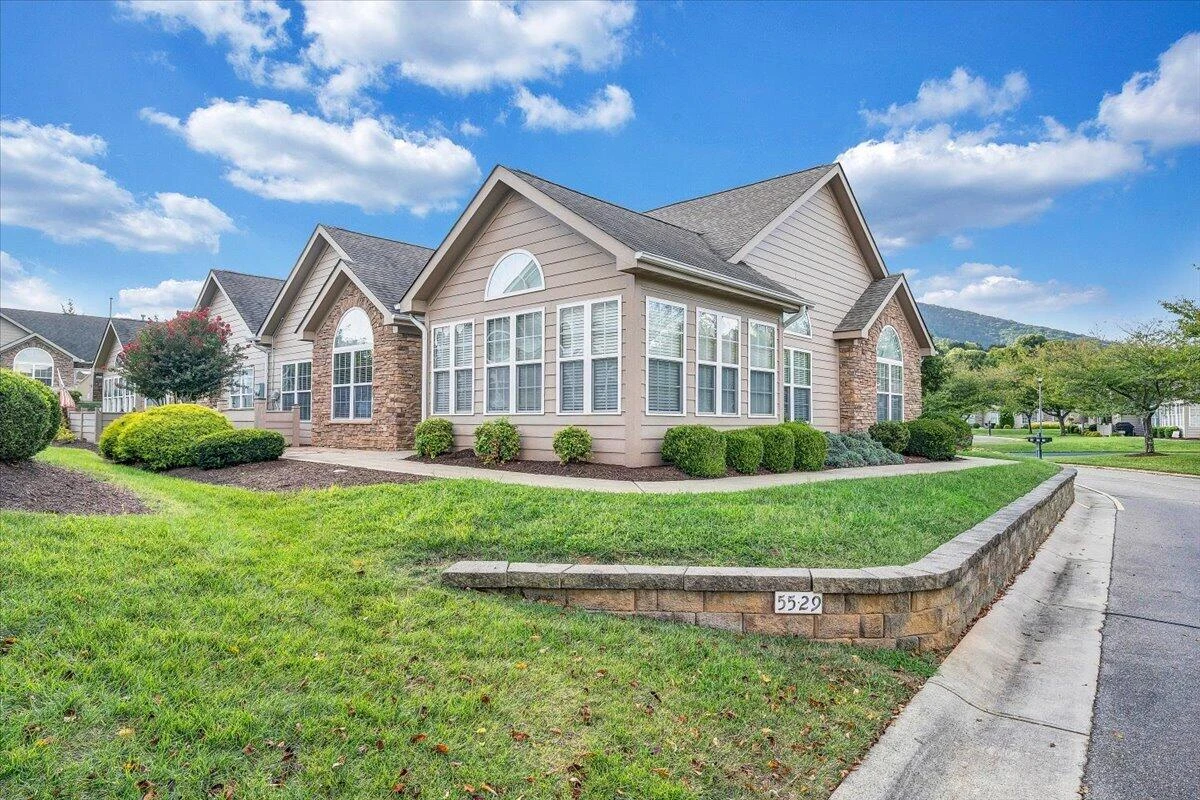 5529 Orchard Villas CIR - Photo 36