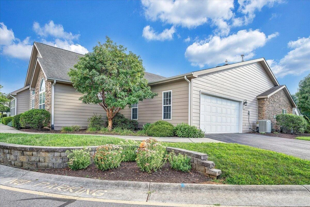 5529 Orchard Villas CIR - Photo 37
