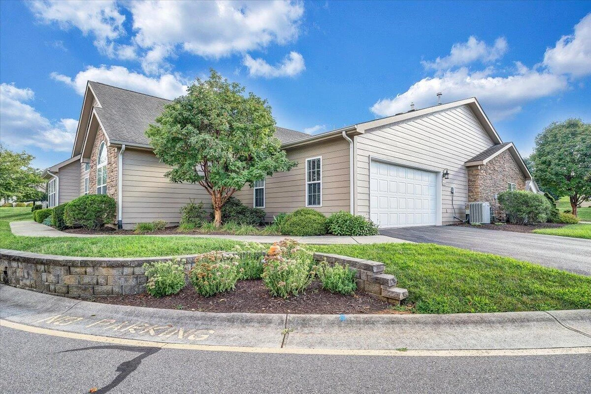 5529 Orchard Villas CIR - Photo 38