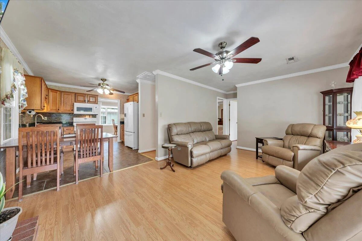110 Hart DR - Photo 6
