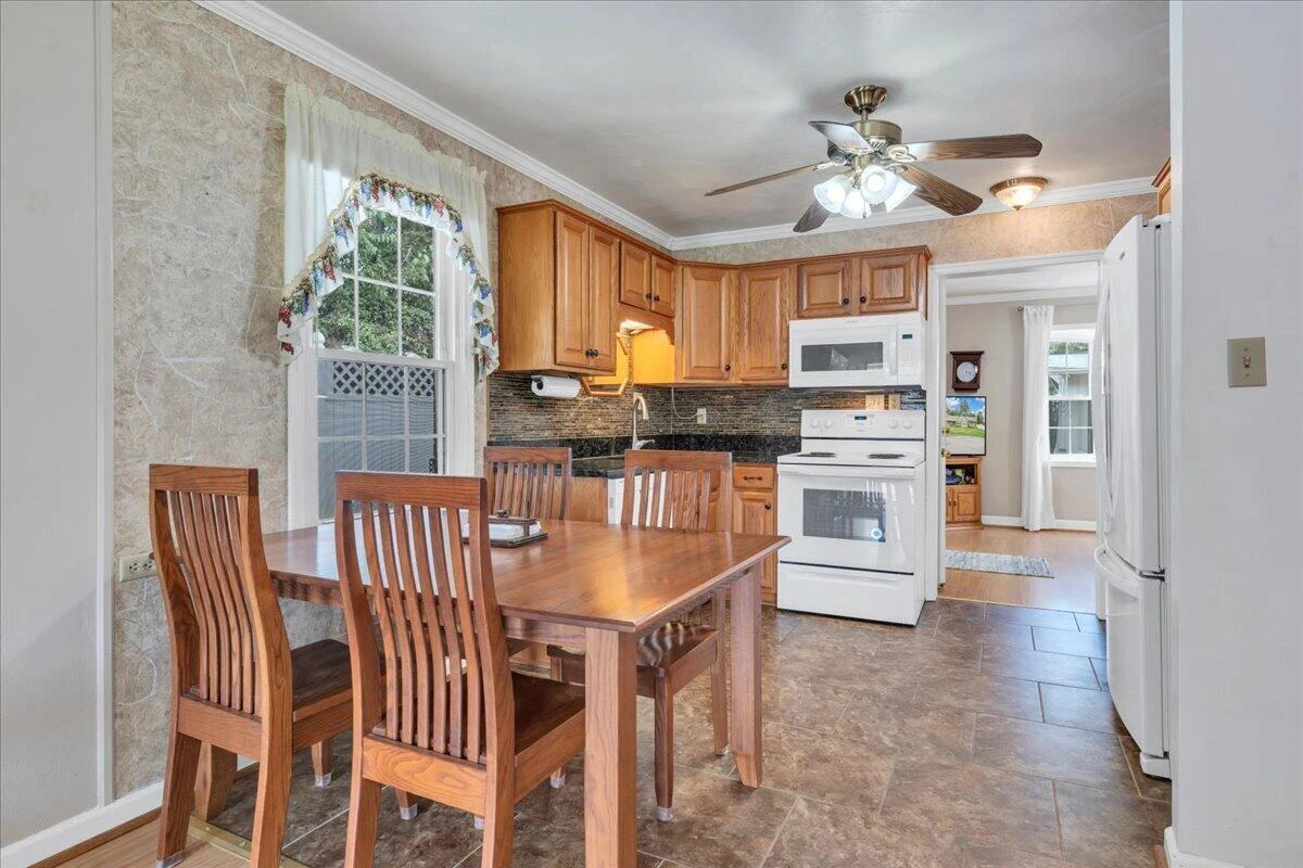 110 Hart DR - Photo 8
