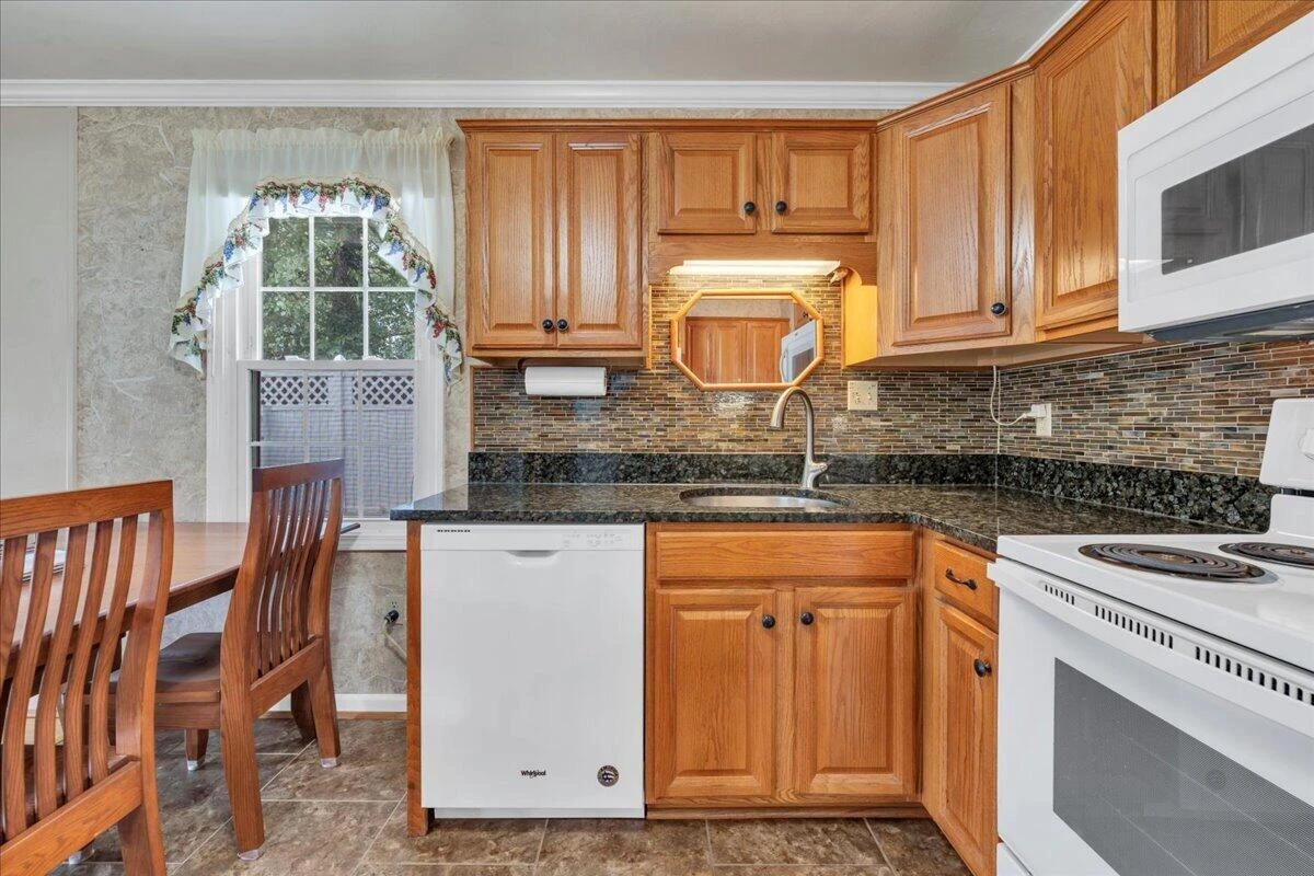 110 Hart DR - Photo 11