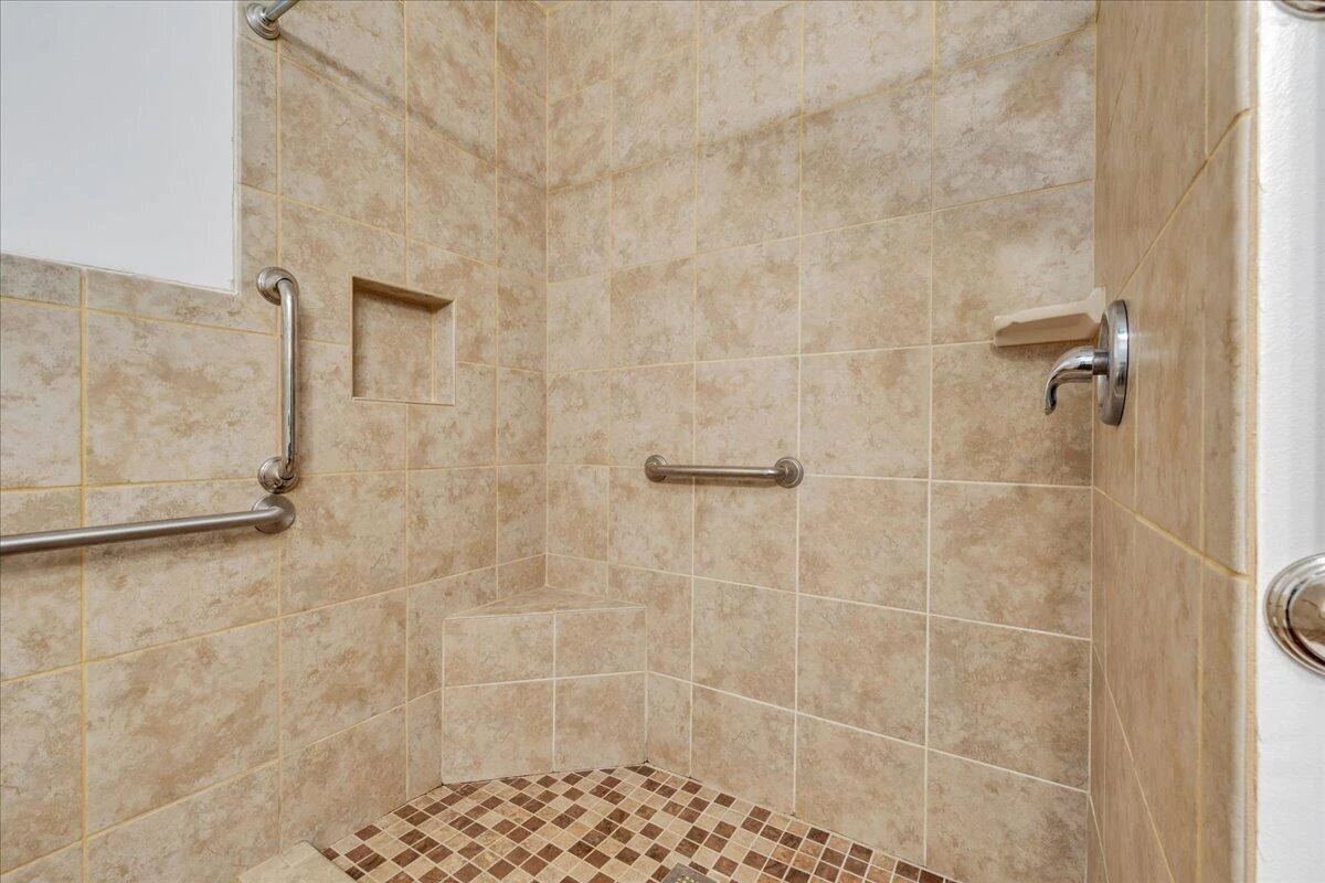 110 Hart DR - Photo 18