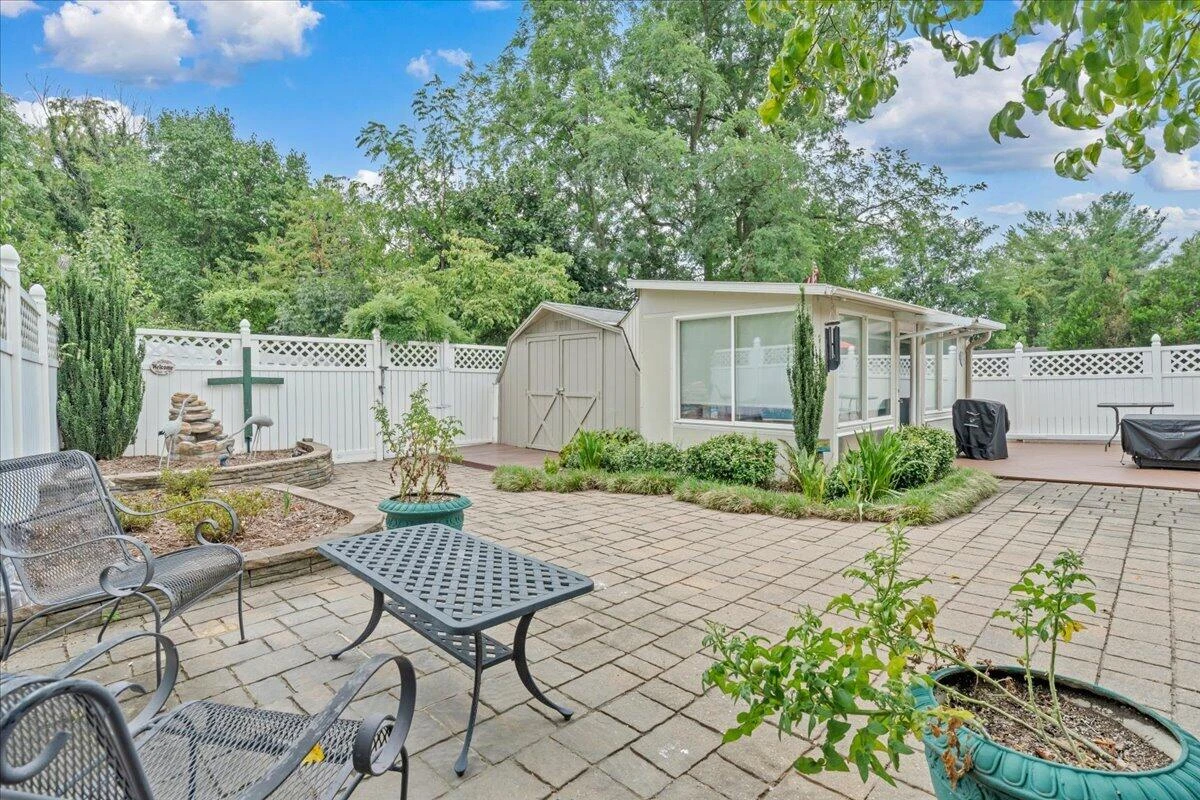 110 Hart DR - Photo 43