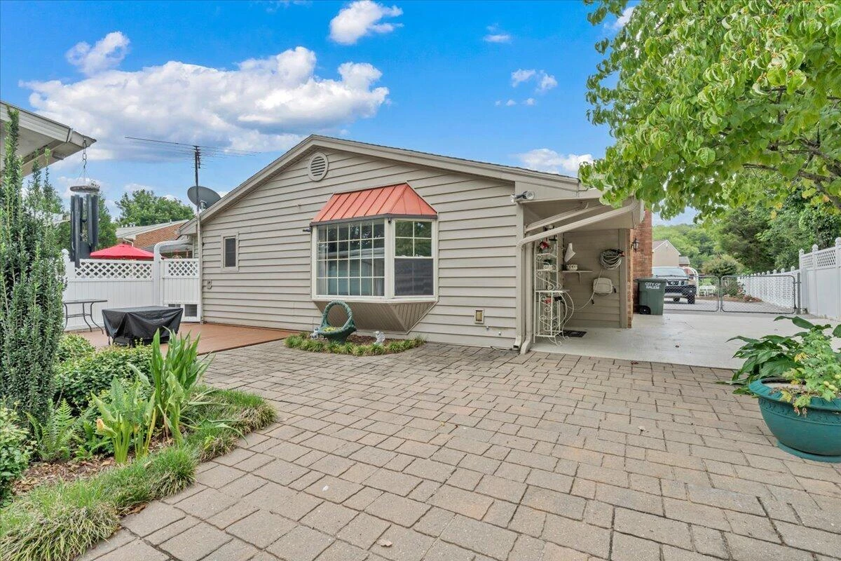 110 Hart DR - Photo 54