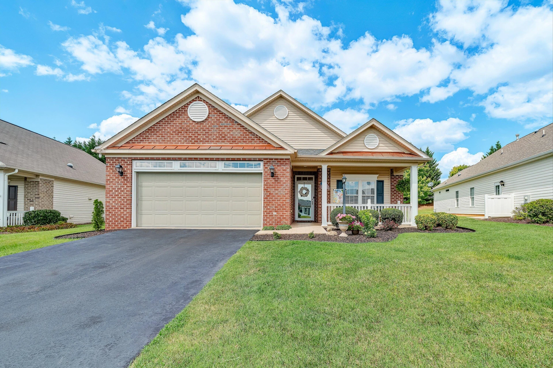 5444 Stayman DR