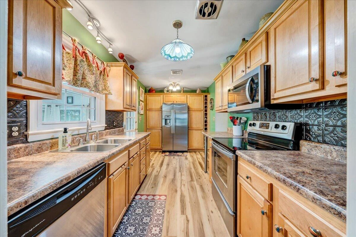5728 Castle Rock RD - Photo 13