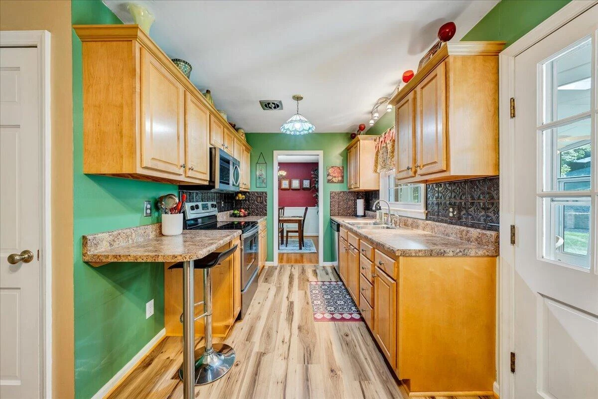 5728 Castle Rock RD - Photo 14