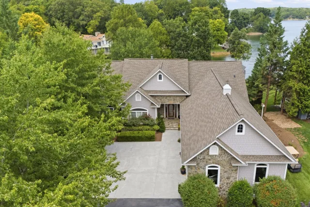 425 Park Way AVE, Moneta, VA, 24121