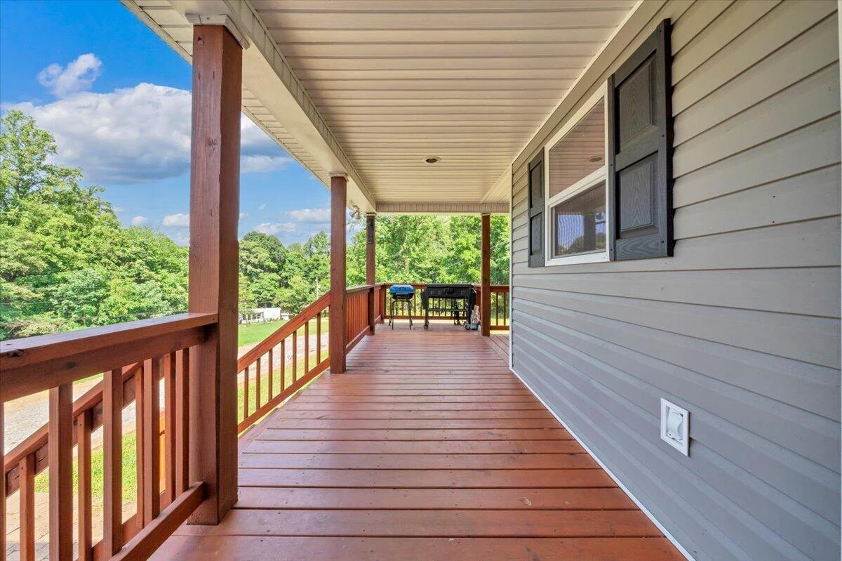 2412 Quarterwood RD - Photo 3