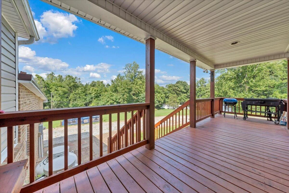 2412 Quarterwood RD - Photo 4