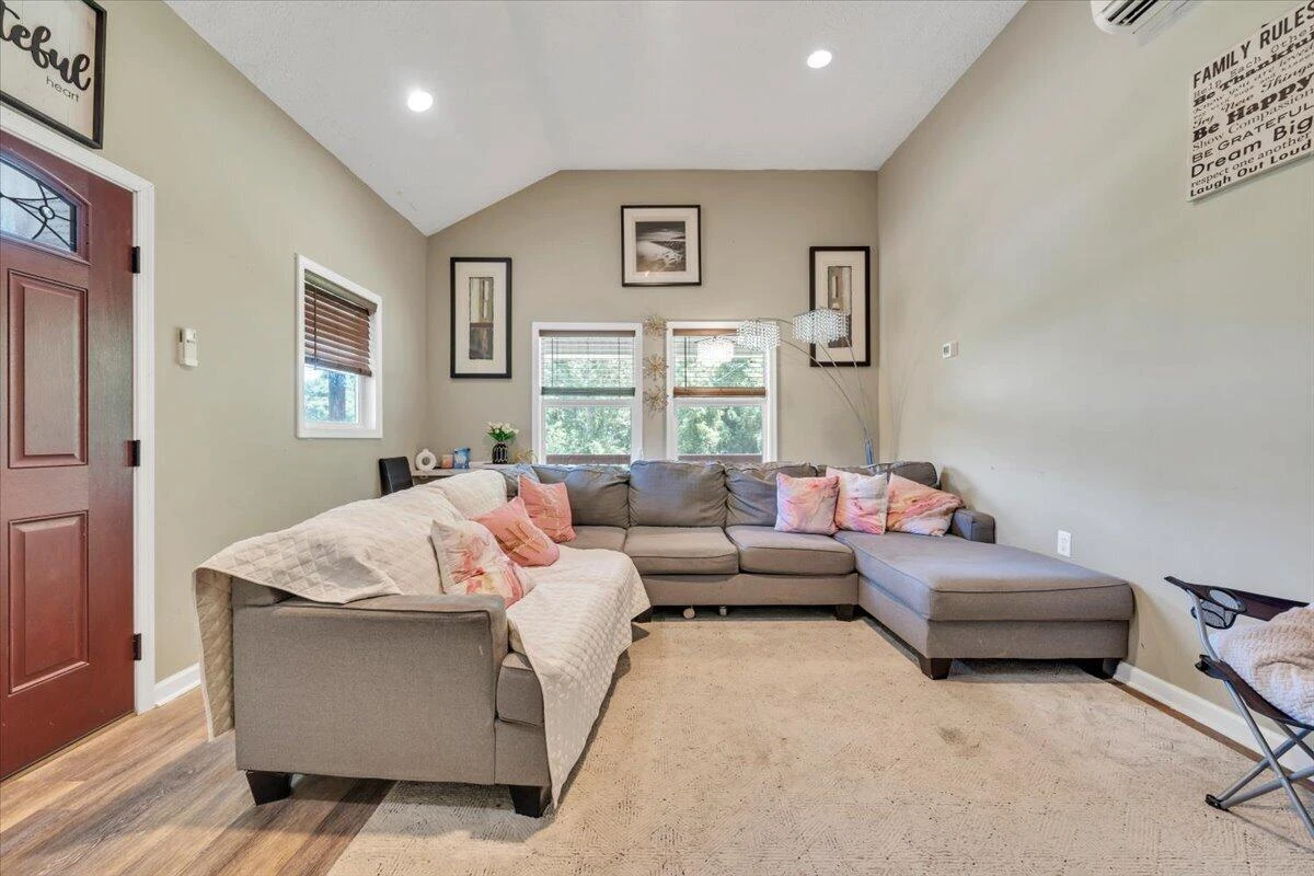 2412 Quarterwood RD - Photo 10