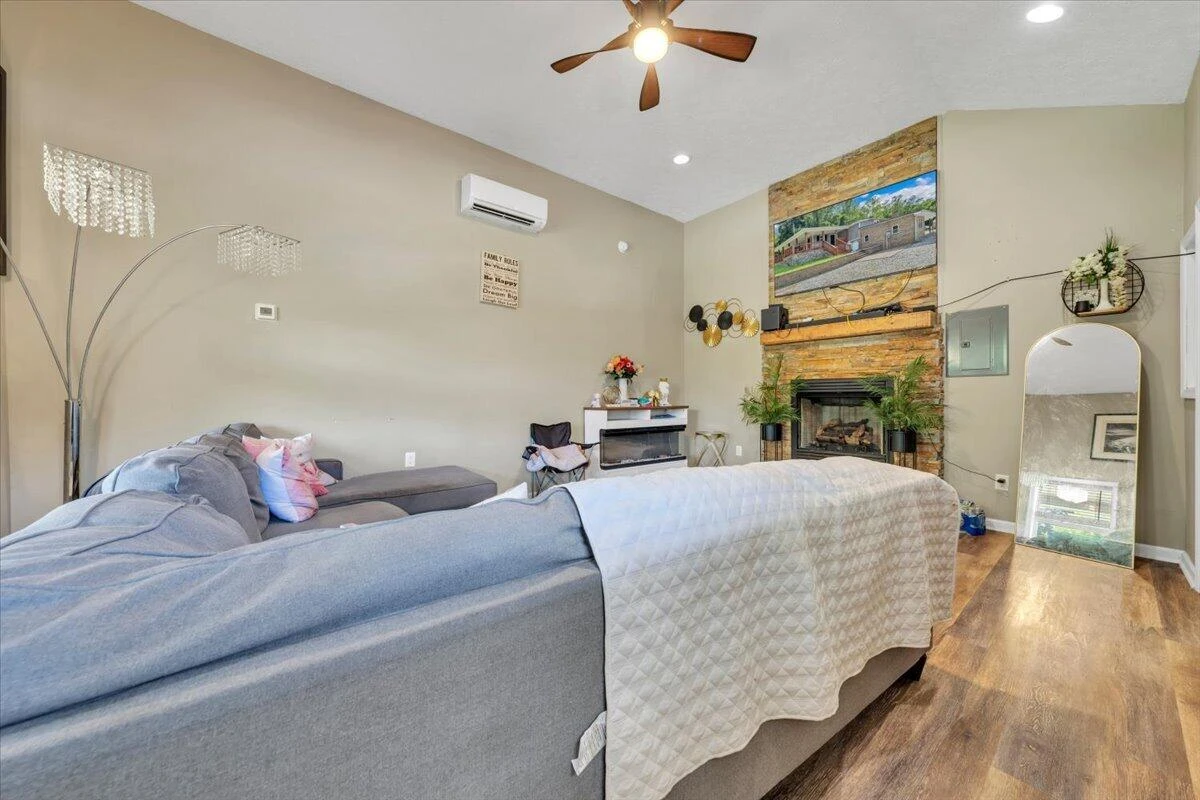 2412 Quarterwood RD - Photo 11