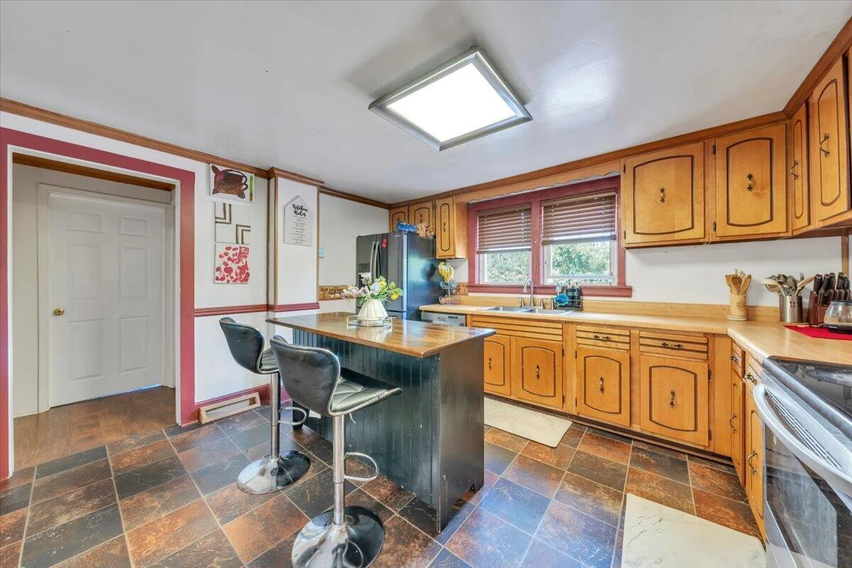 2412 Quarterwood RD - Photo 13
