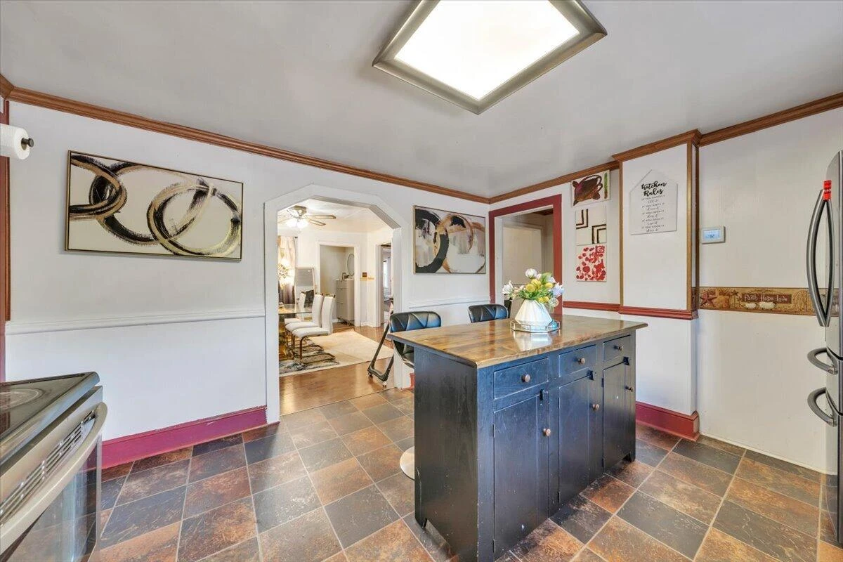 2412 Quarterwood RD - Photo 15