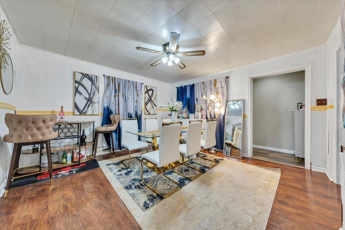 2412 Quarterwood RD - Photo 18