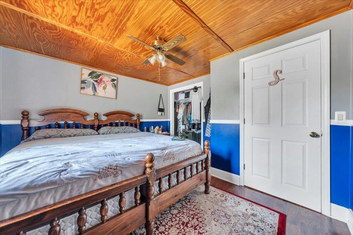 2412 Quarterwood RD - Photo 25
