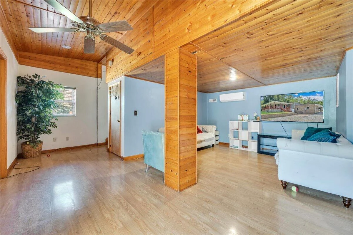 2412 Quarterwood RD - Photo 30