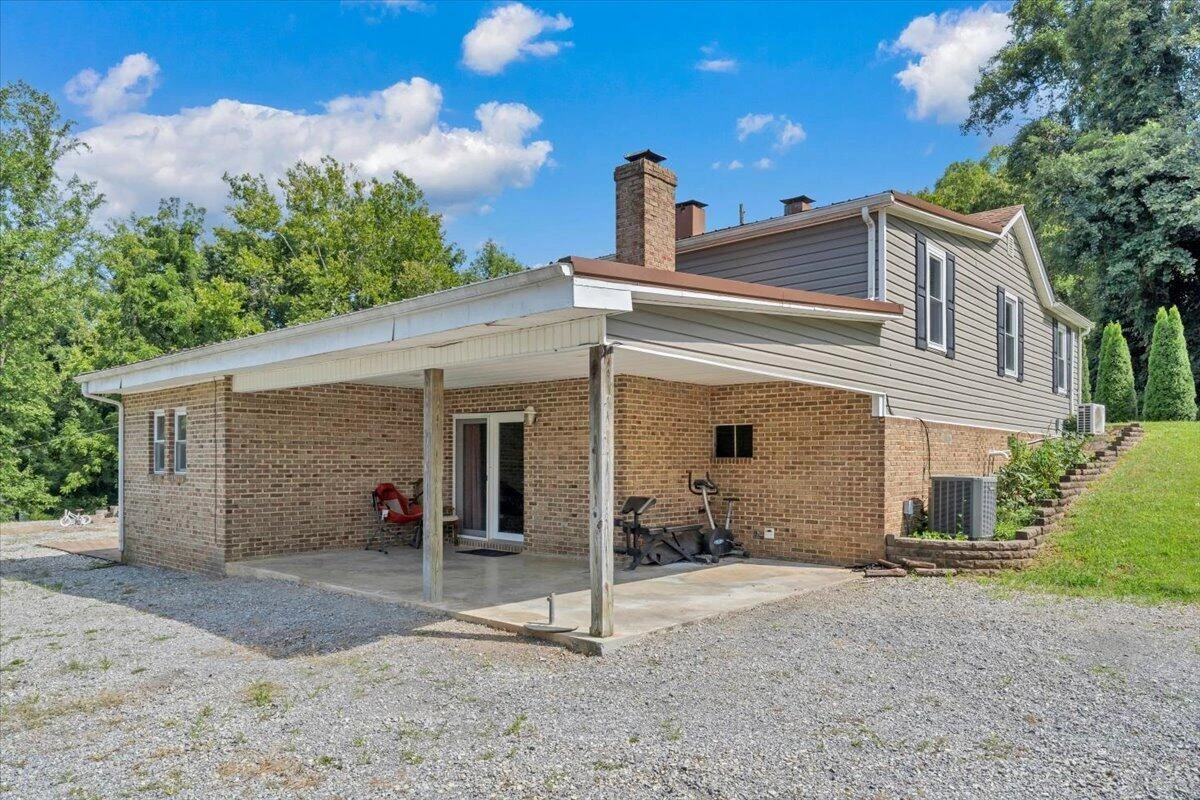 2412 Quarterwood RD - Photo 38