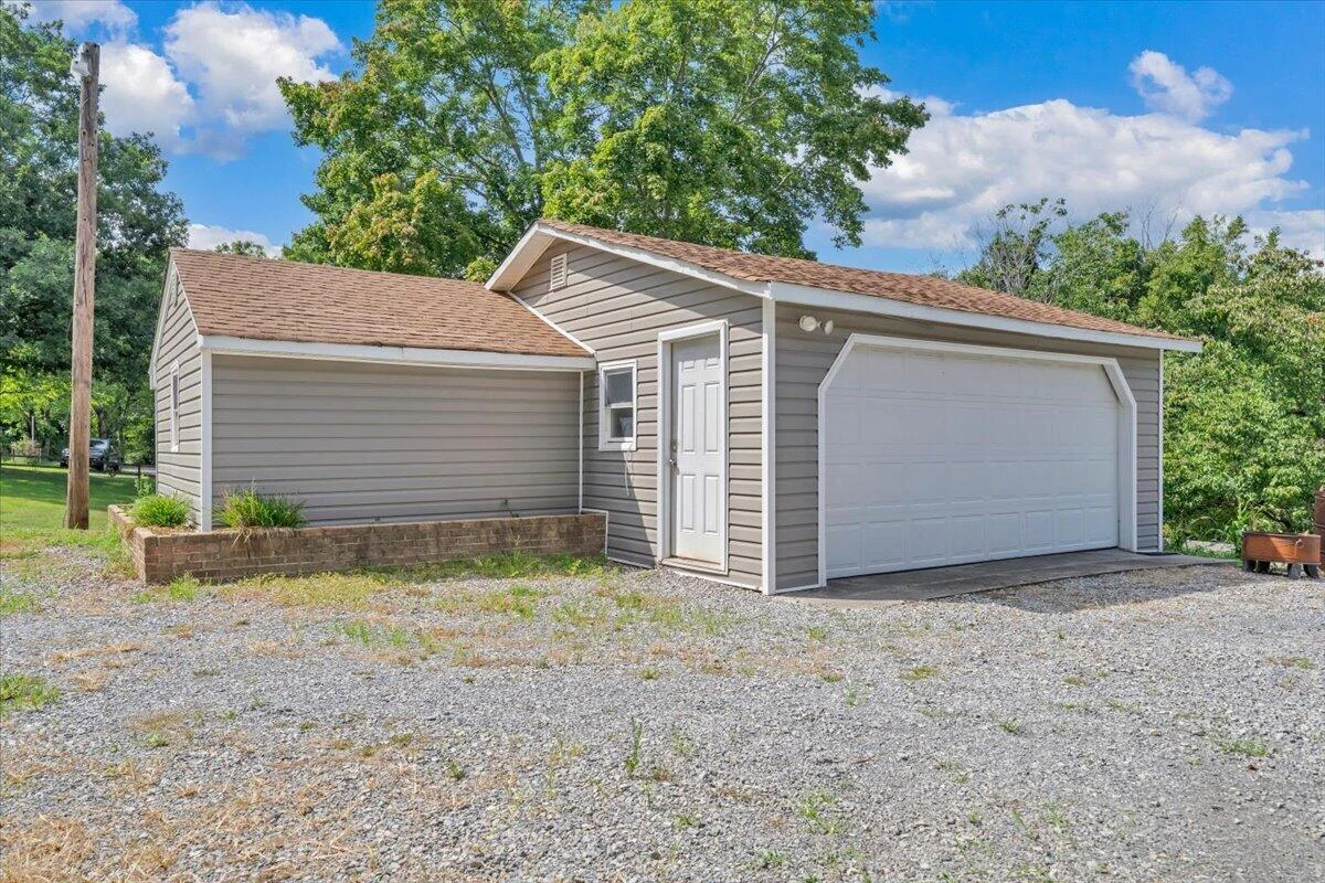2412 Quarterwood RD - Photo 40