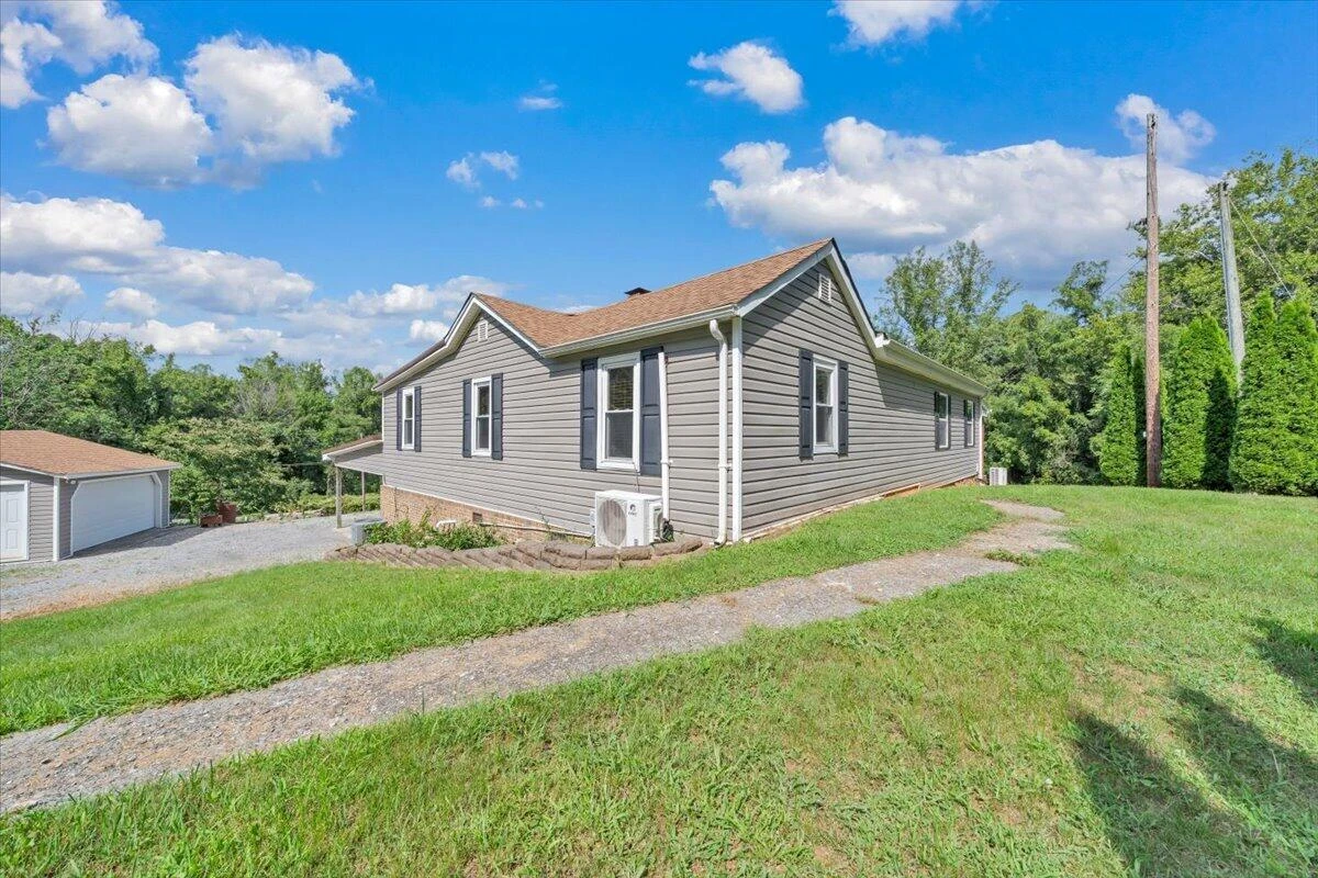2412 Quarterwood RD - Photo 44