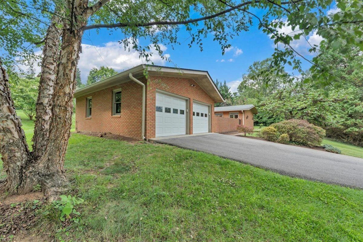 3547 Heritage CIR SW - Photo 3