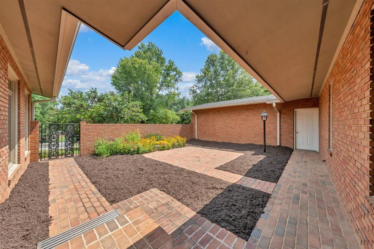 3547 Heritage CIR SW - Photo 5