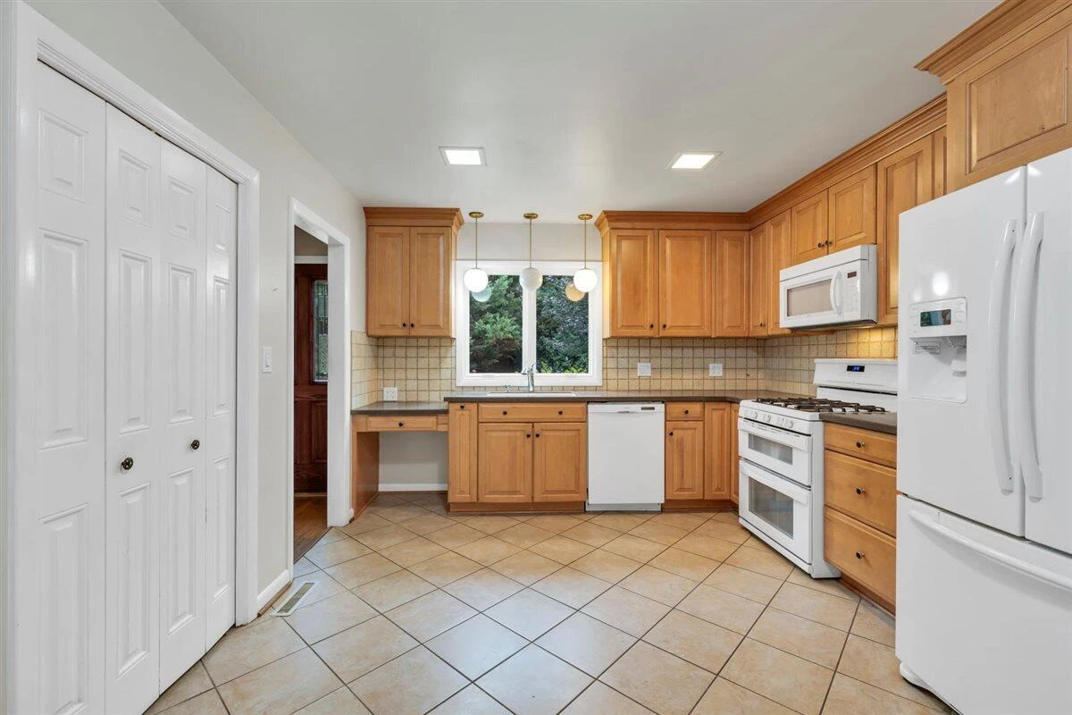 3547 Heritage CIR SW - Photo 20