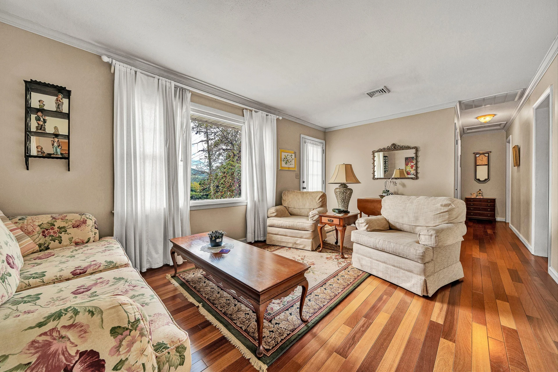 502 2nd ST - Photo 2
