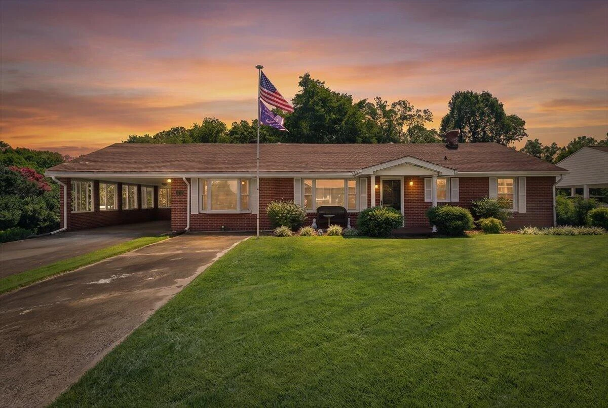 205 Murphy RD