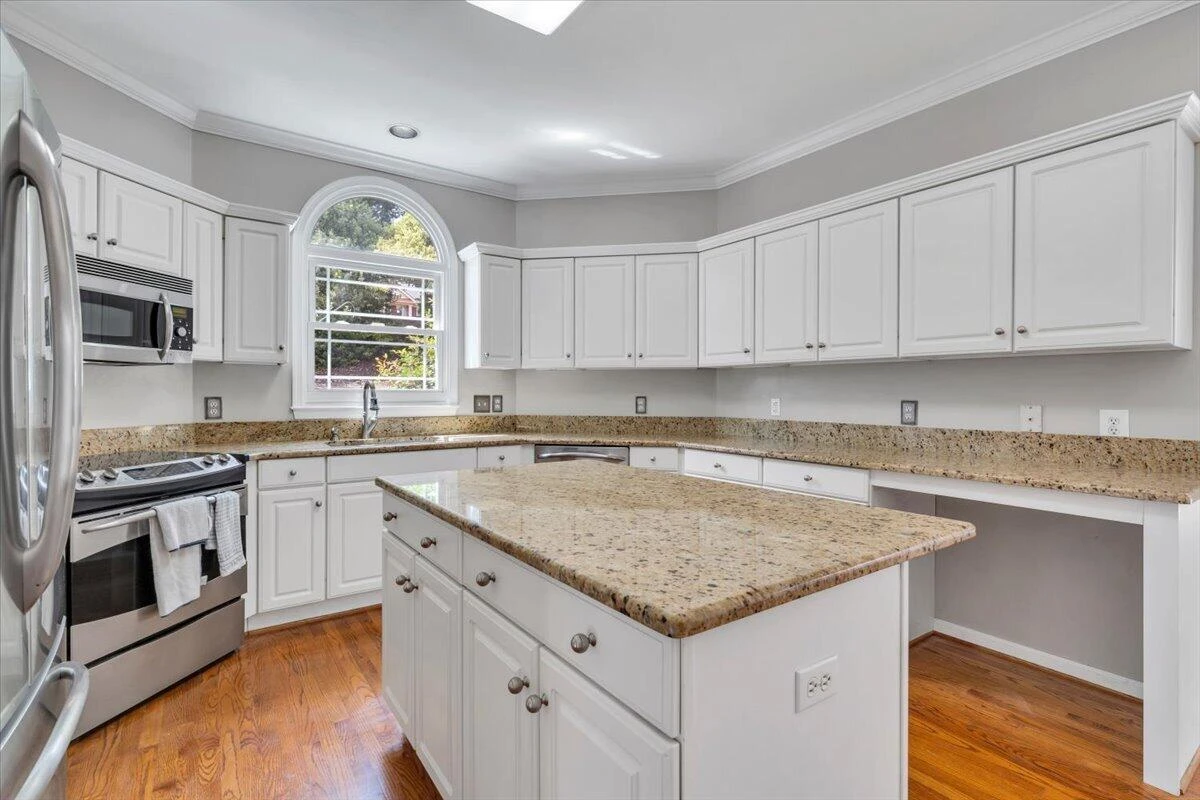 7706 Hollins Court CIR - Photo 10