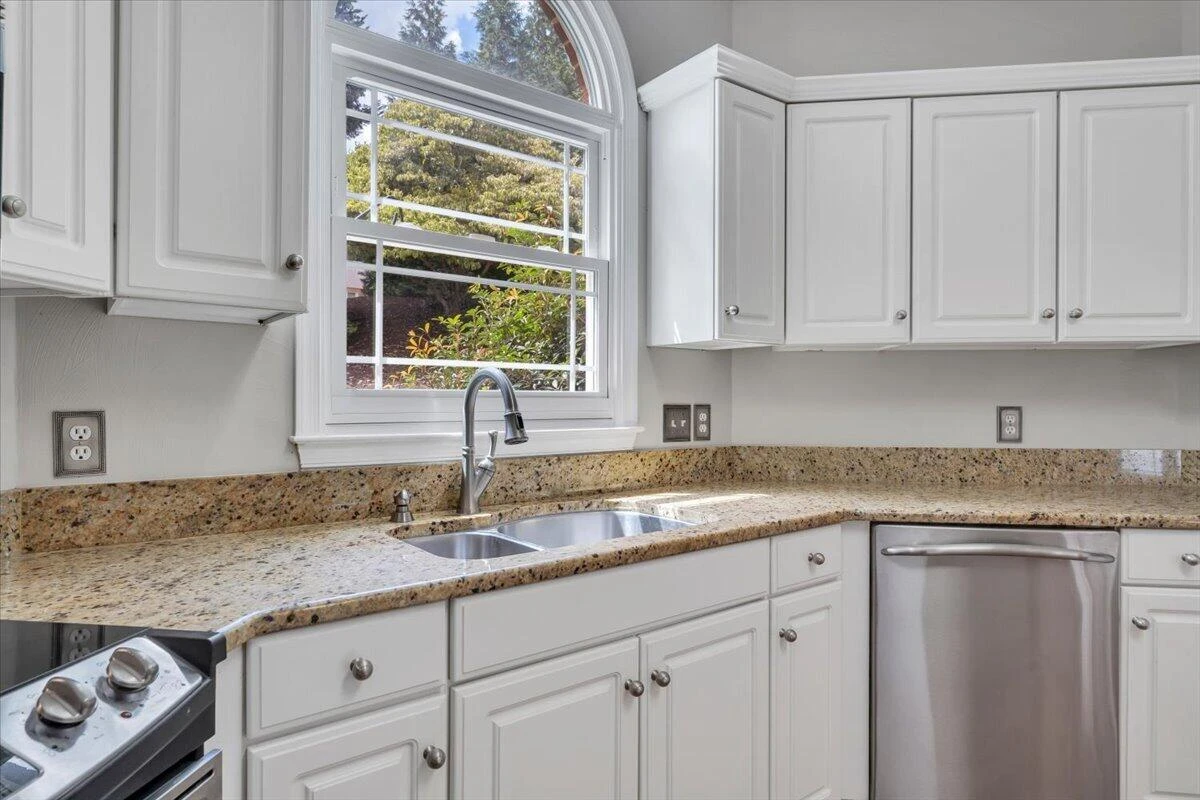 7706 Hollins Court CIR - Photo 12