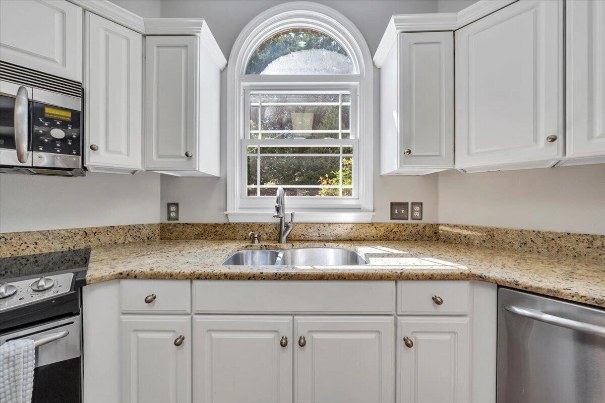 7706 Hollins Court CIR - Photo 16