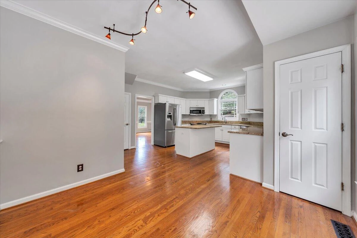 7706 Hollins Court CIR - Photo 18