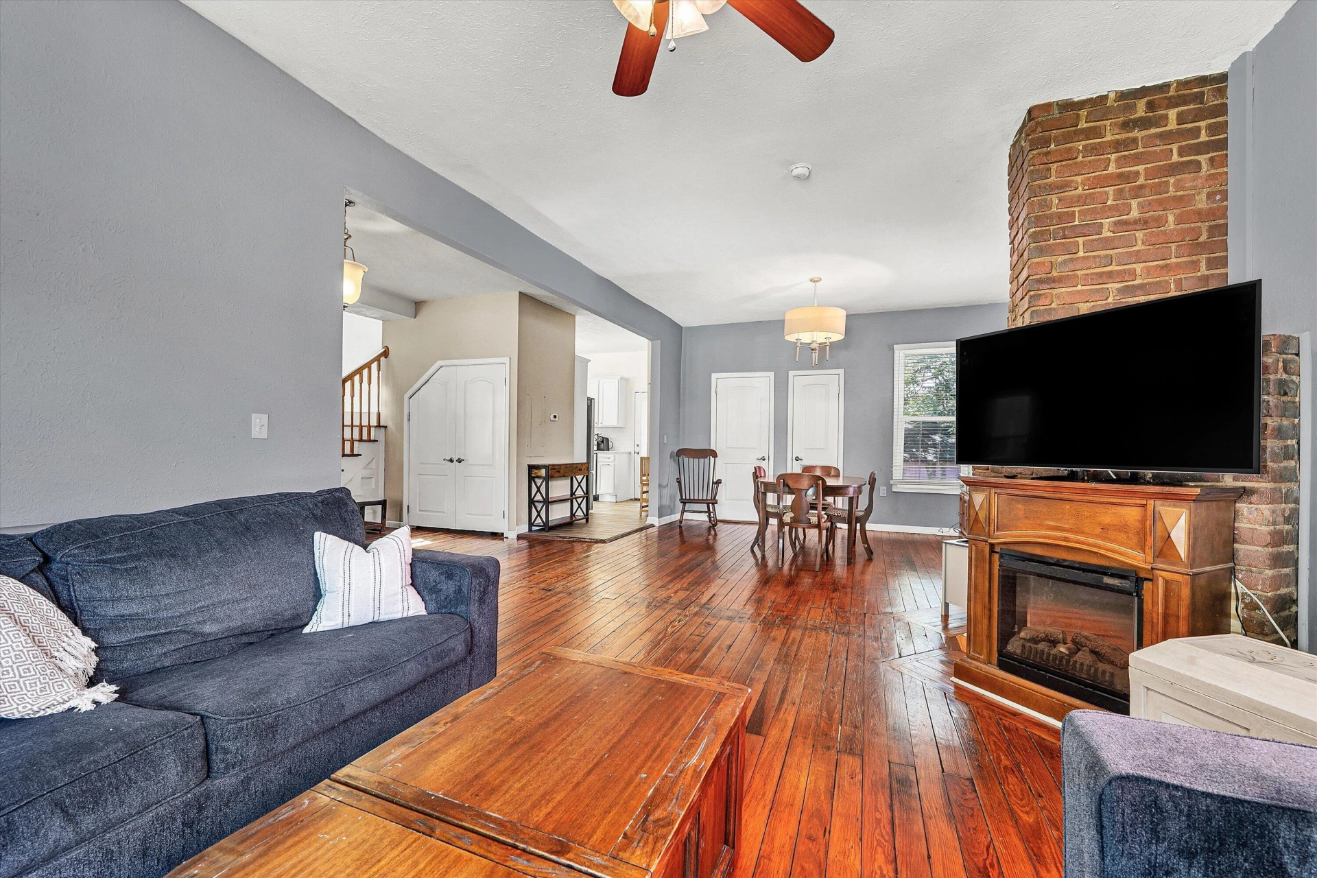 1210 Chapman AVE SW - Photo 5